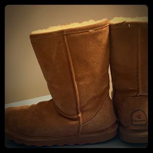 BearPaw boots Women’s size 9